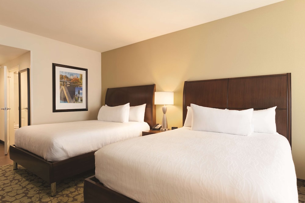 Room, 2 Queen Beds, Accessible (Roll In Shower)