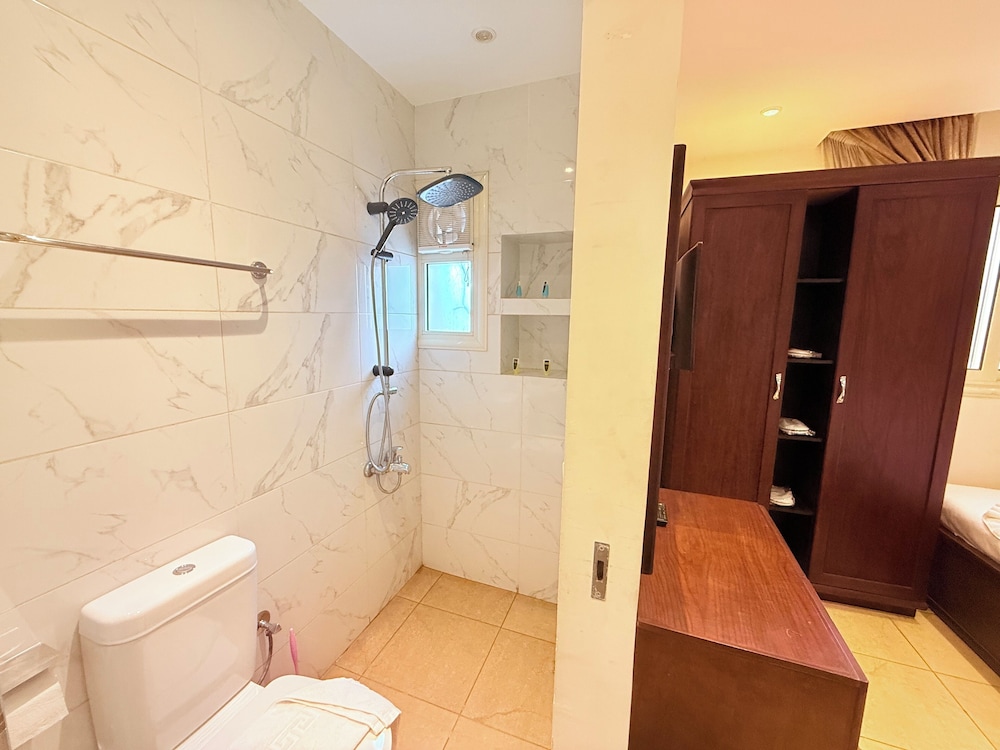 Standard Triple Room - Photo 4