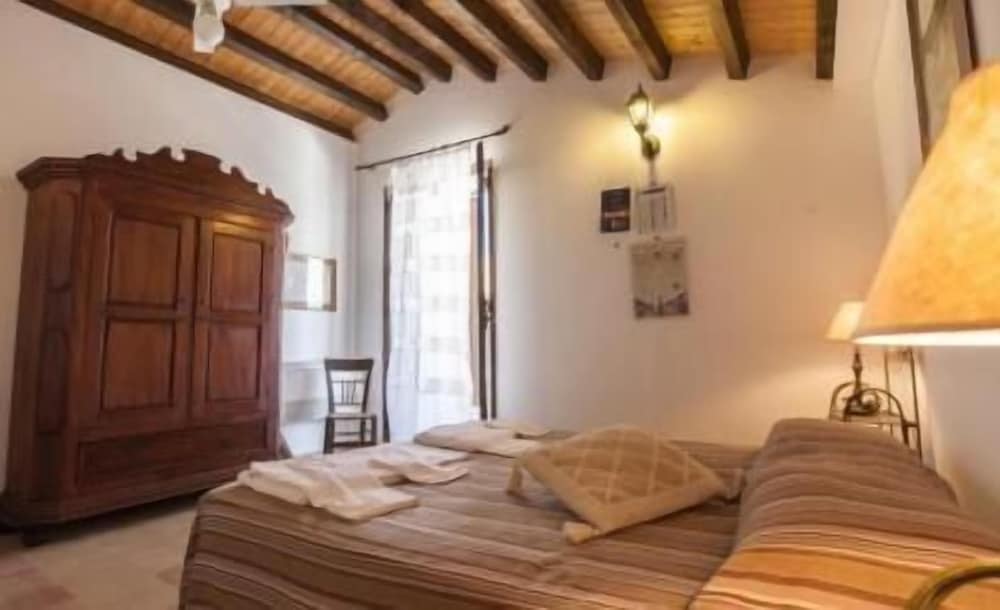 Studio (For 2 People)