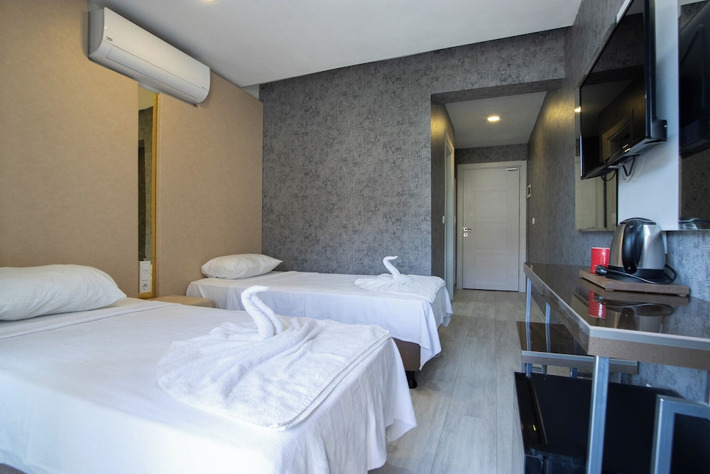 Double or Twin Room - Photo 7