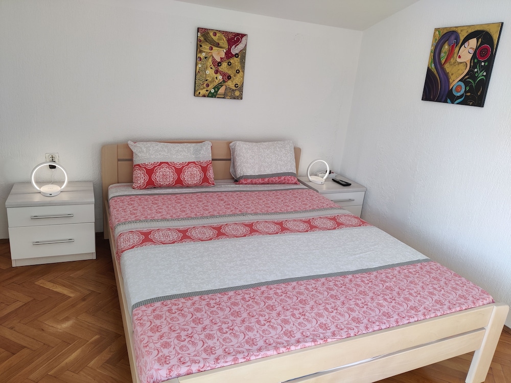 Superior Studio, 1 Queen Bed