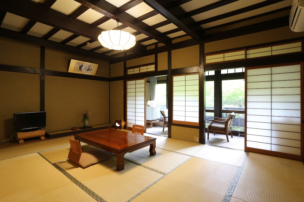 Japanese Room with Toilet, 10 Tatami mats