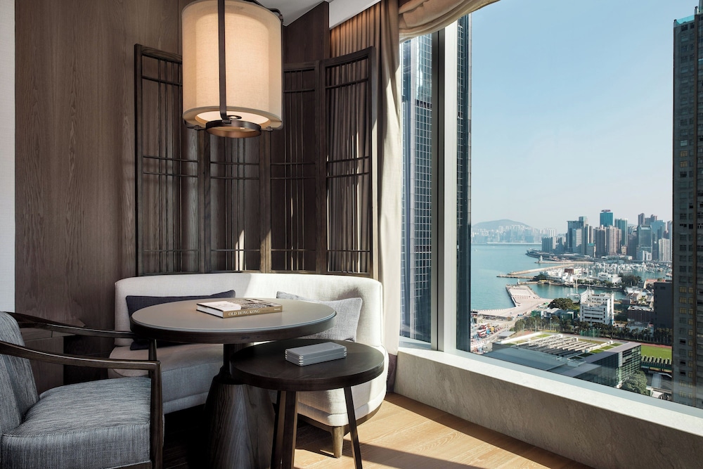 Room, 1 King Bed, Harbor View (Corner)