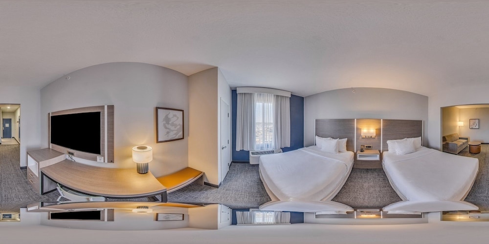 Room, 2 Queen Beds - Photo 3