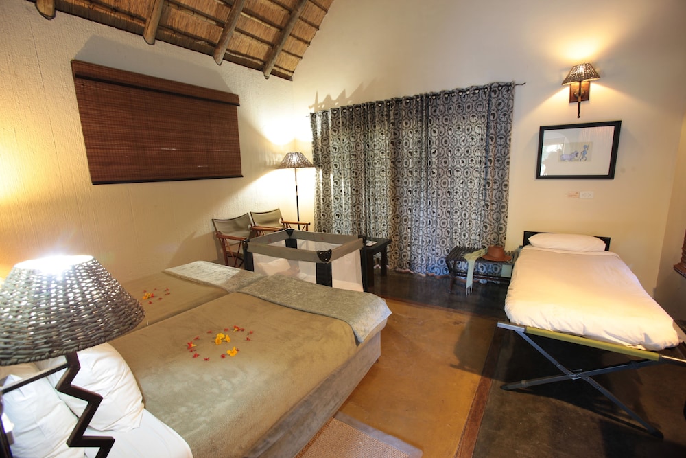 Chalet, 1 Double or 2 Twin Beds, Garden Area - Photo 1