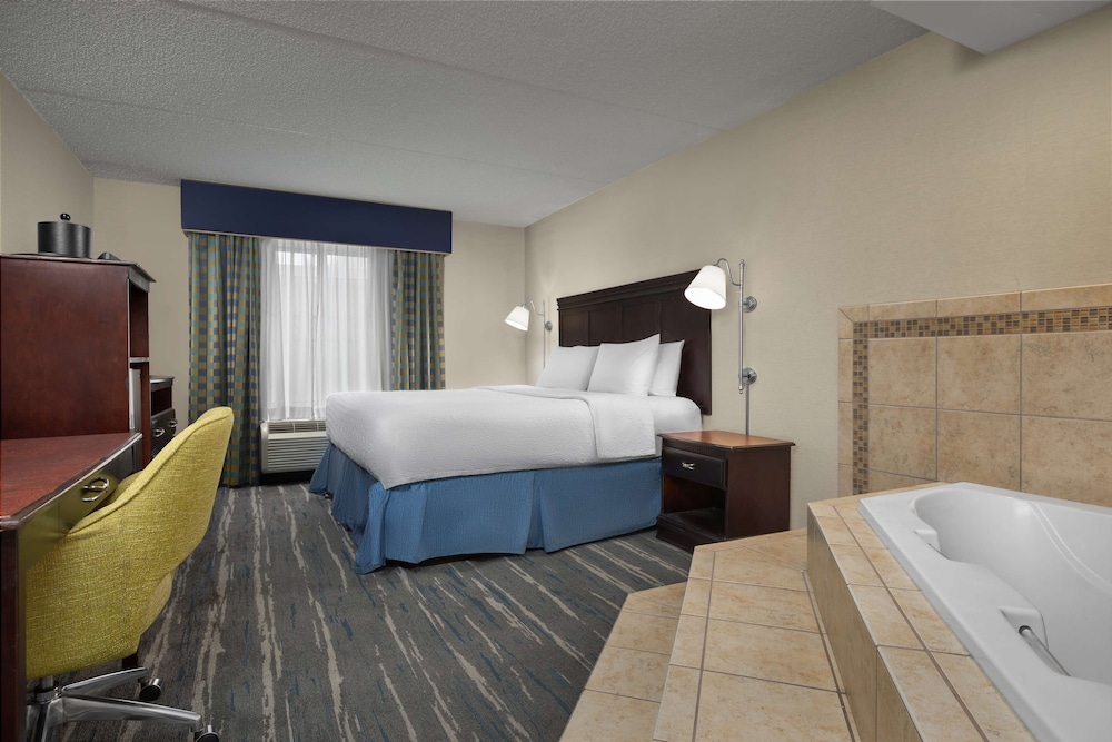 Room, 1 King Bed, Jetted Tub - Photo 2