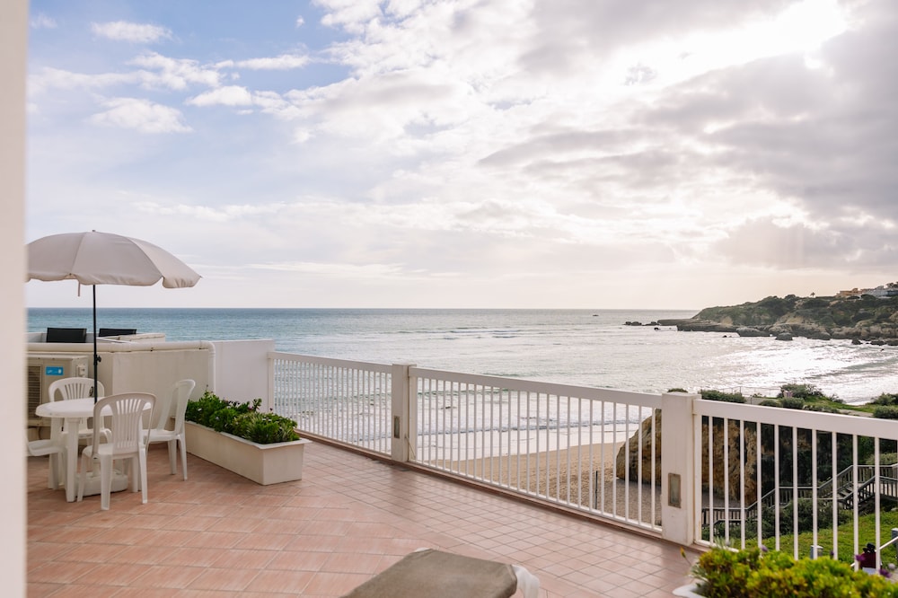 Deluxe Apartment , 2 bedrooms, Sea or Pool View ( 6 Pax) - Photo 10