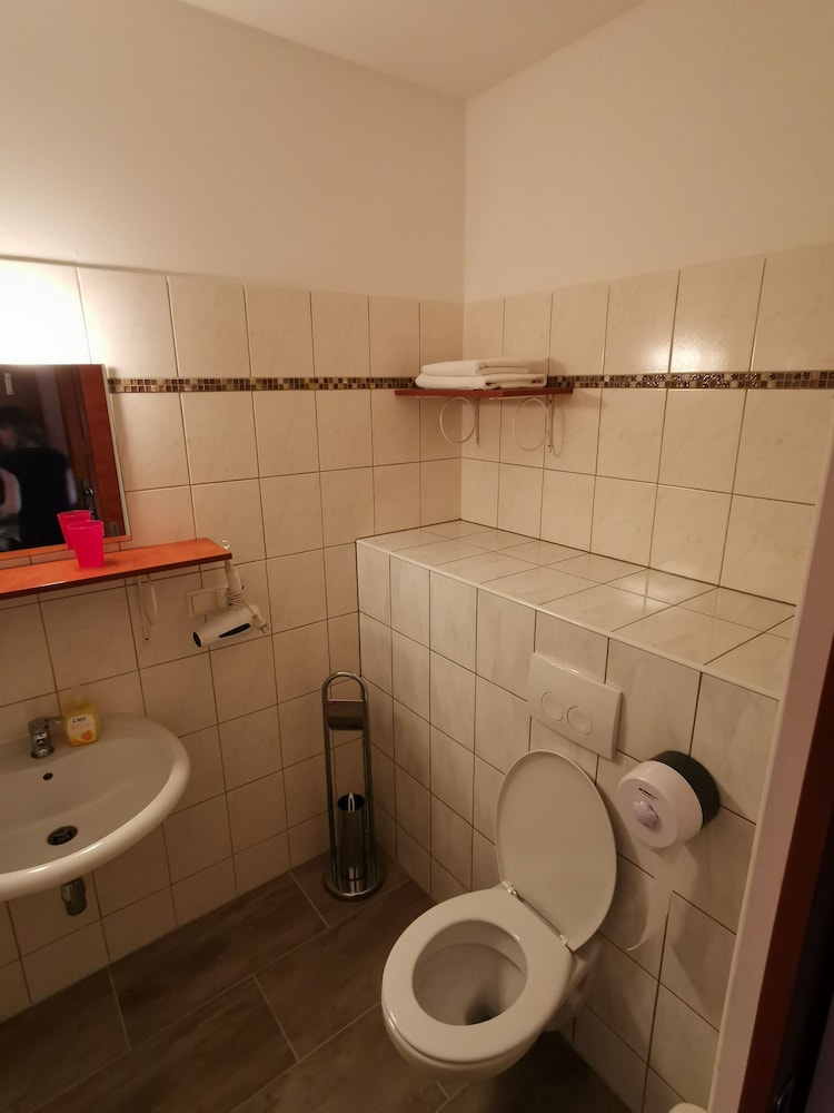 Double or Twin Room - Photo 3