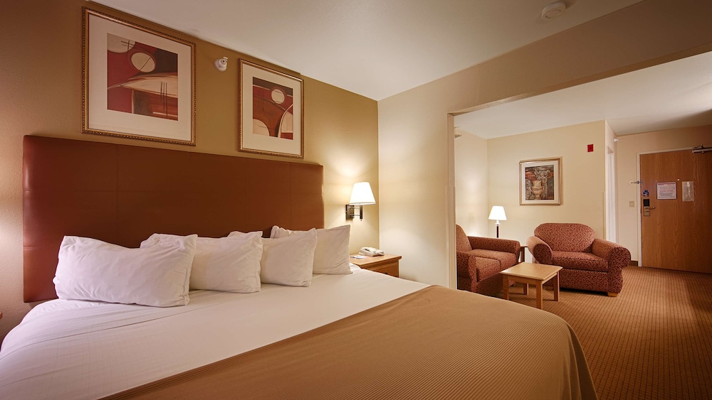 Suite, 1 King Bed, Non Smoking, Jetted Tub (with Sofabed) - Photo 1