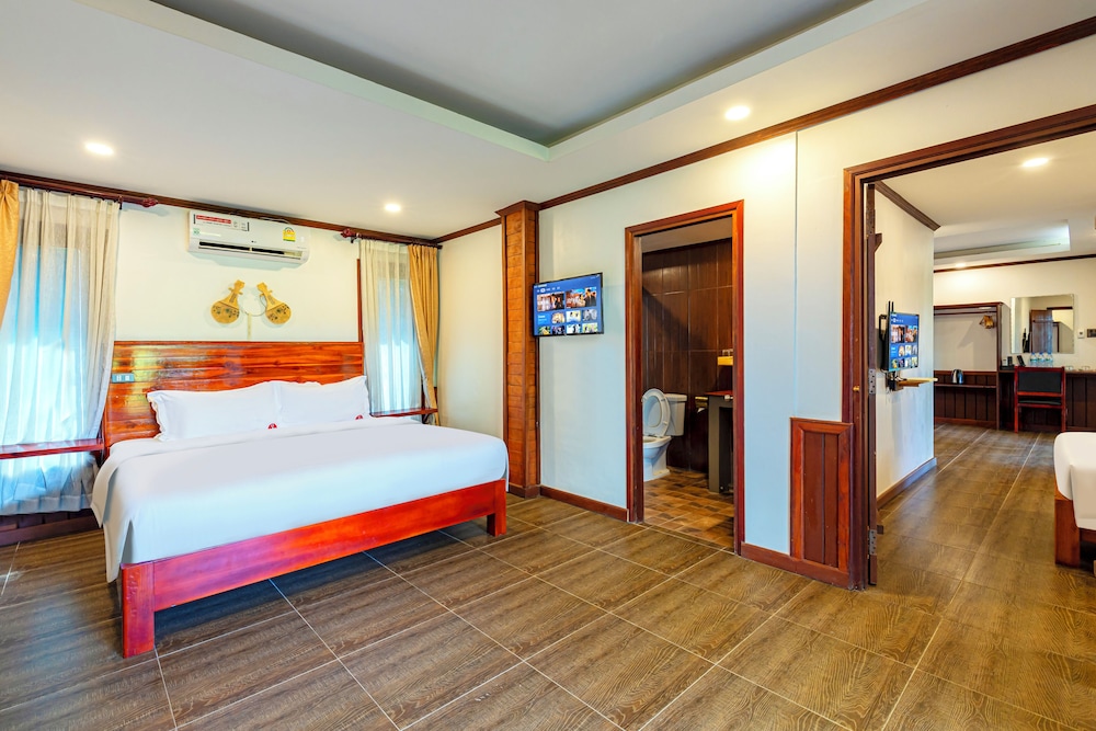 Executive Suite - Photo 3