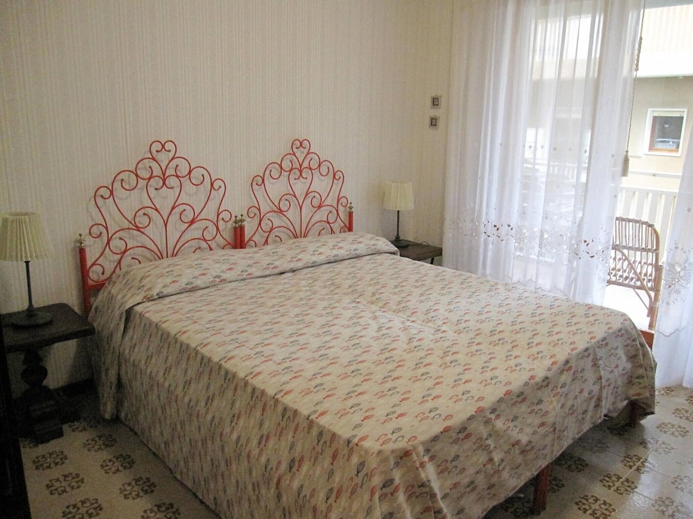 Apartment, 2 Bedrooms, Balcony, Ocean View photo 2