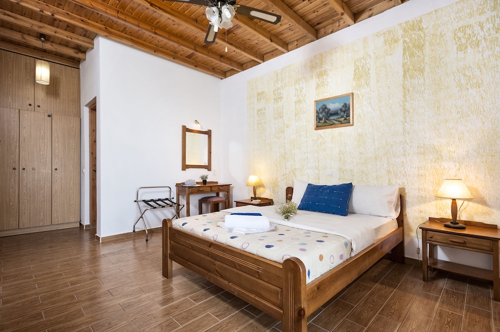 Family Apartment, 2 Bedrooms, Sea View, Ground Floor photo 3