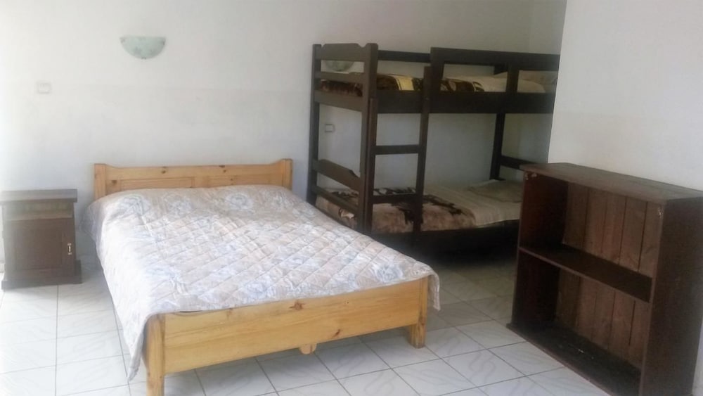 Economy Triple Room, Multiple Beds