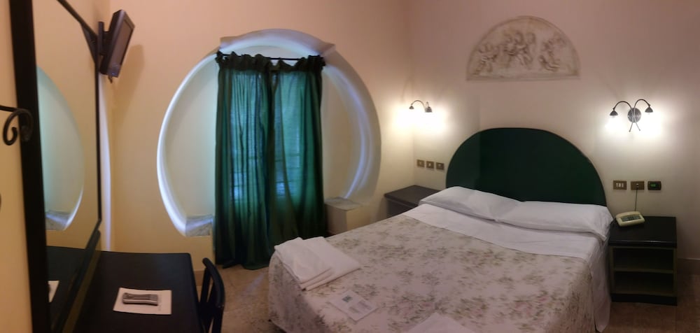 Basic Double Room photo 1
