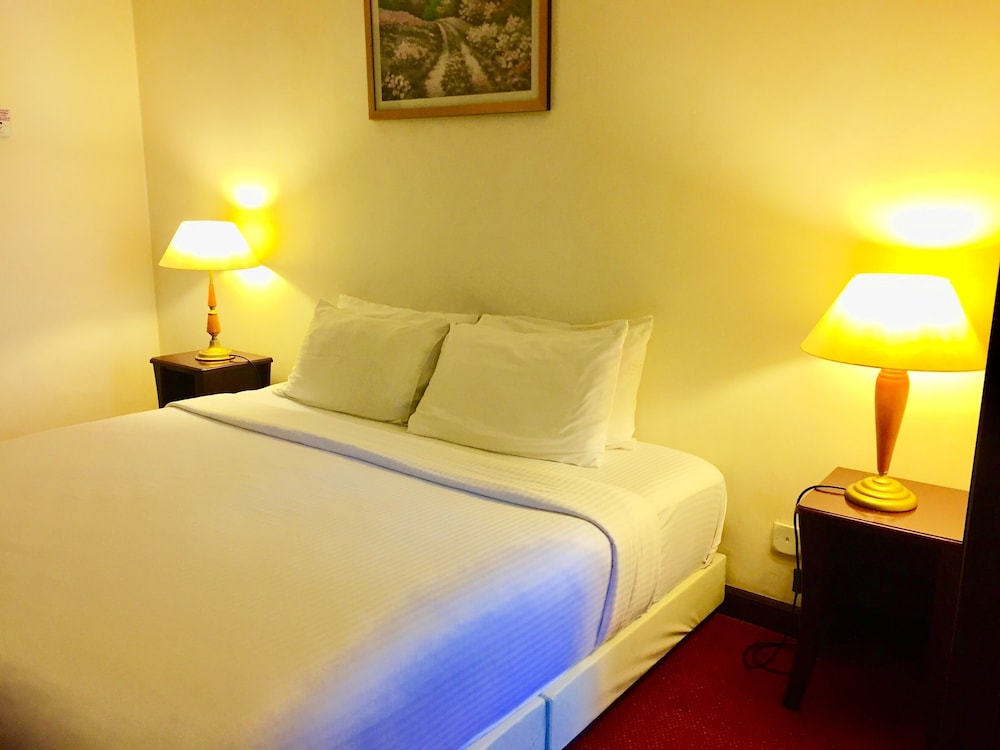 Signature Studio Suite, 1 King Bed, City View