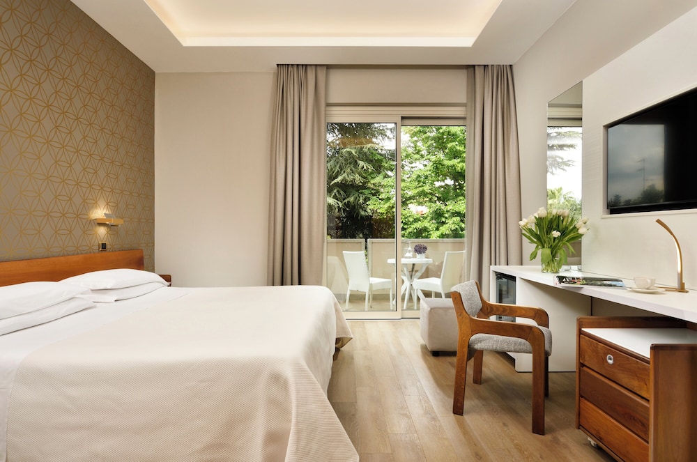 Standard Double or Twin Room, City View - Photo 2