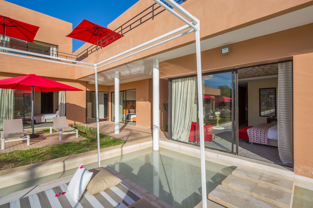 Junior Suite, 1 Bedroom, Garden View, Poolside photo 2