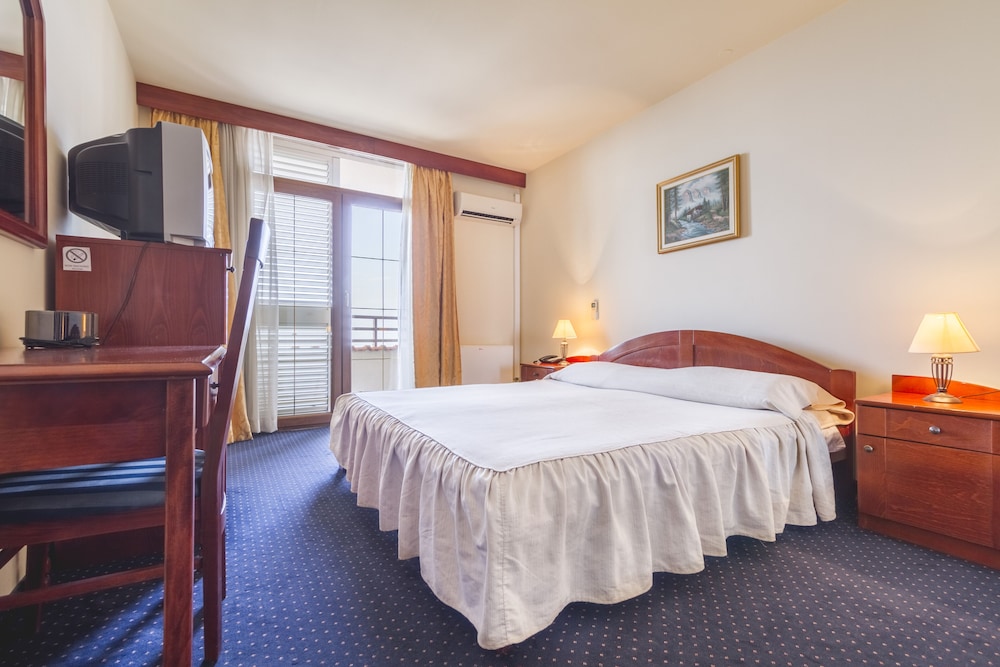 Double Room, Balcony, Sea View - Photo 2