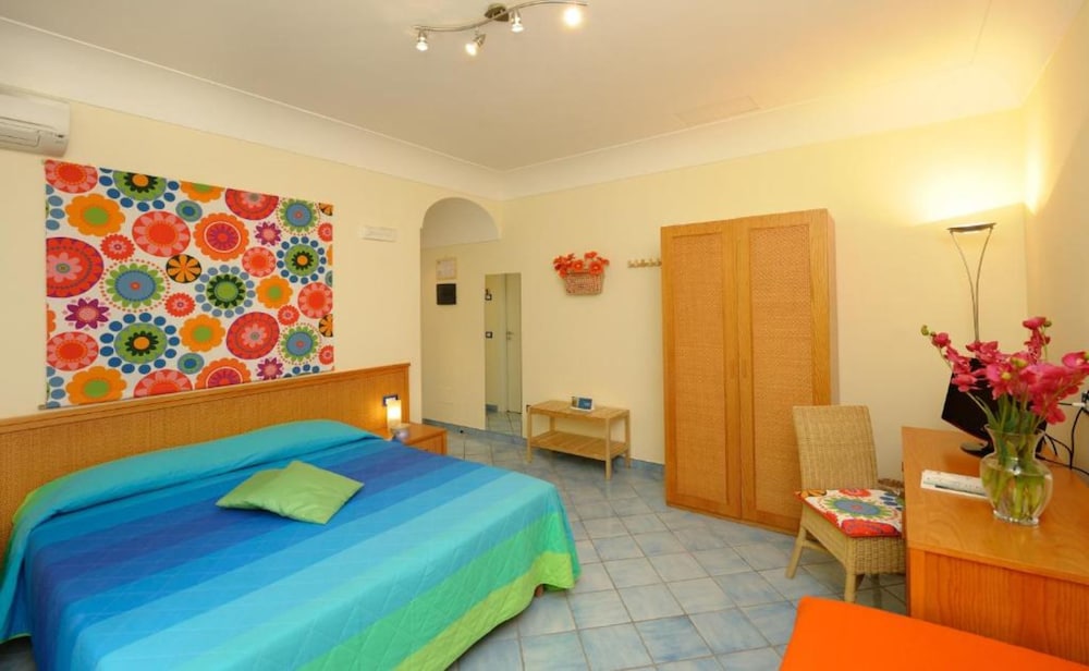 Standard Room photo 3