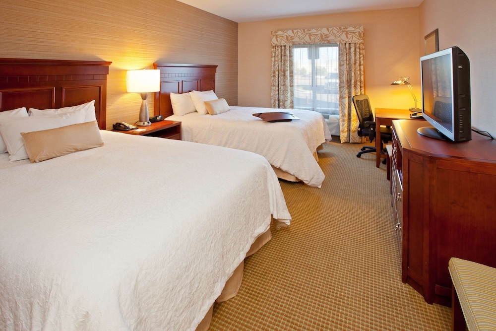 Two Queen Beds photo 3