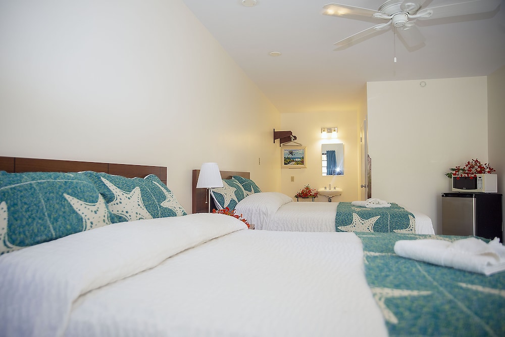 Room, Poolside