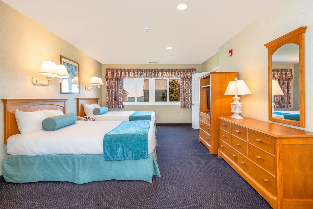 Room, Multiple Beds (2 Bath Townhouse) photo 3
