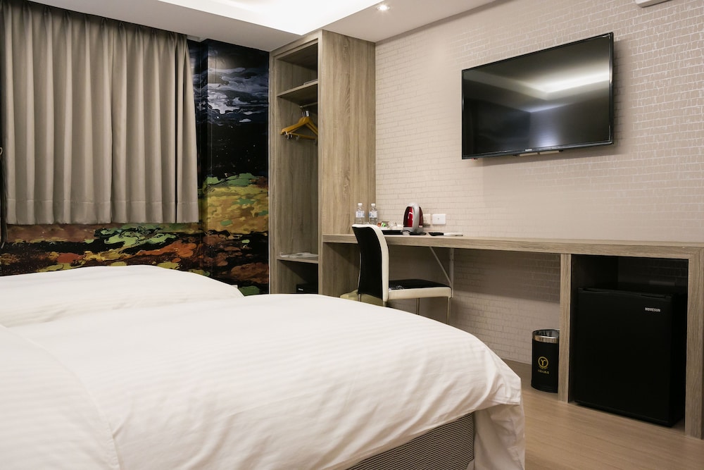 Standard Twin Room - Photo 6