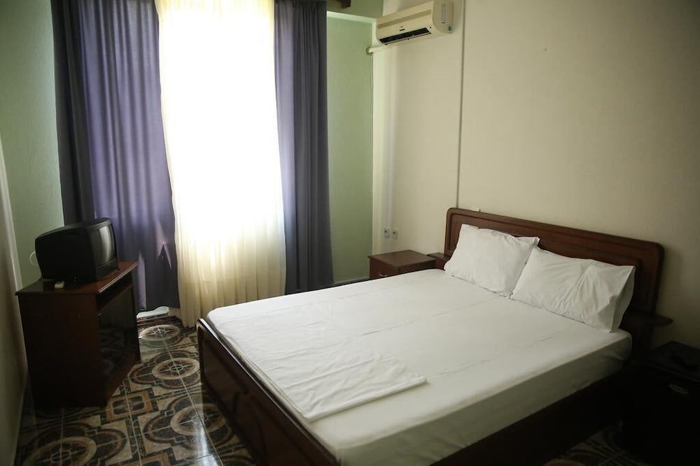 Classic Triple Room, Balcony