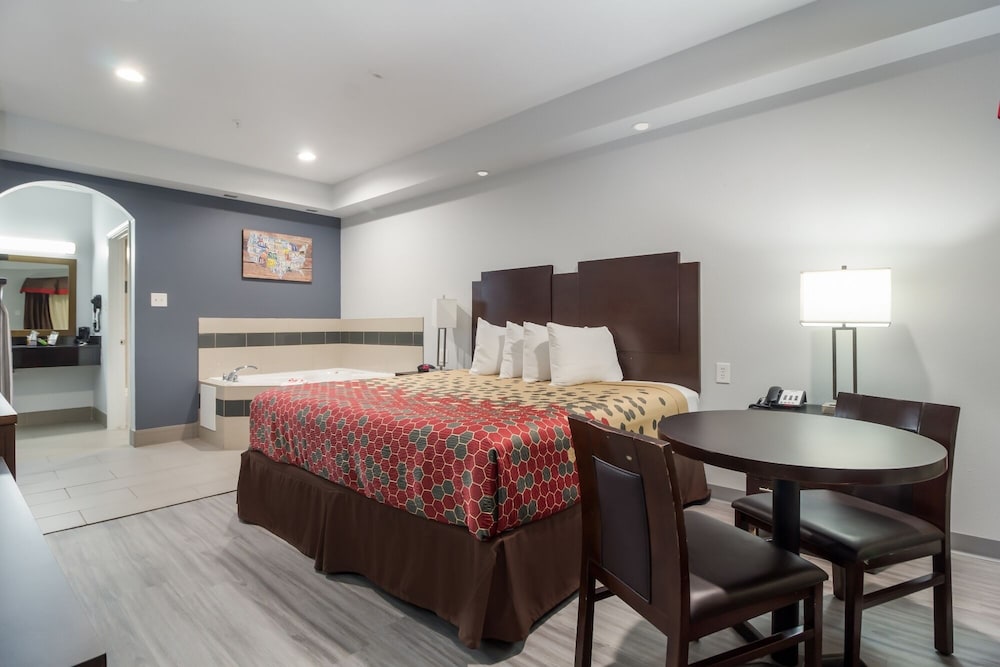 Room, Accessible, Hot Tub photo 1