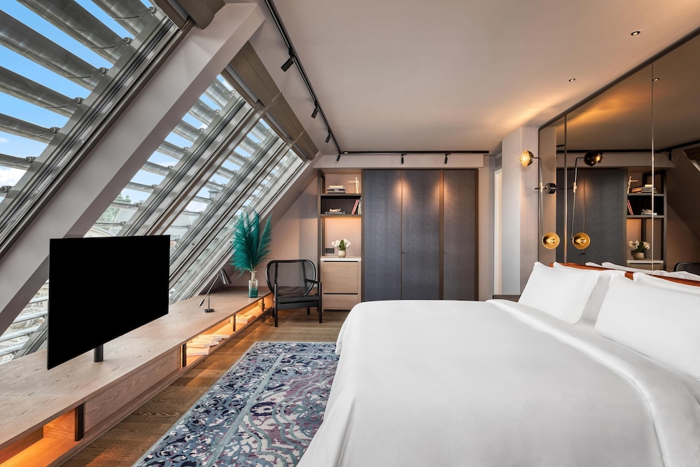 Loft, 1 King Bed