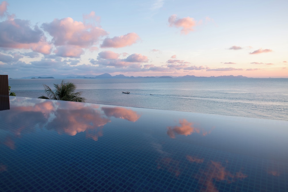 1-Bedroom, Oceanview Pool Villa - Photo 2