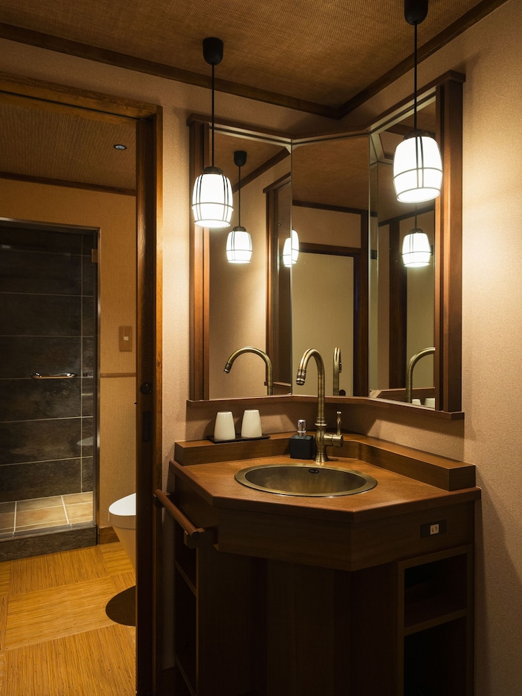 Japanese Style Room with Shower Booth, no Bathtub (for 1-5 guests) photo 3