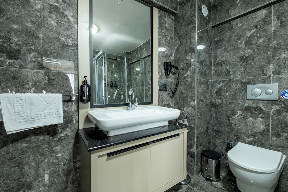 Family Triple Room - Photo 8