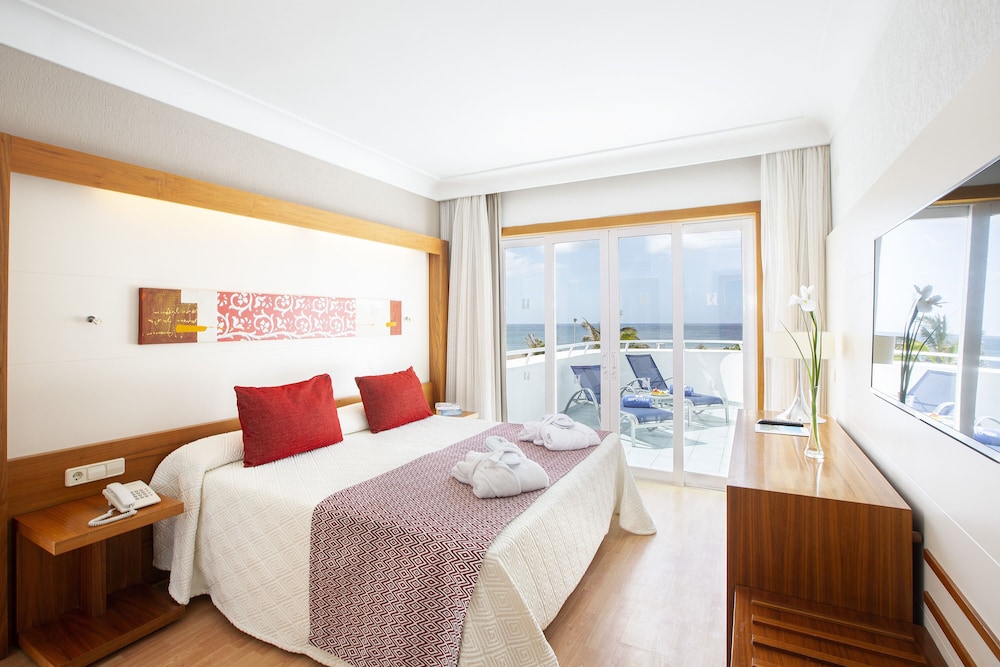 Junior Suite, Terrace (2 adults + 1 child) - Photo 1