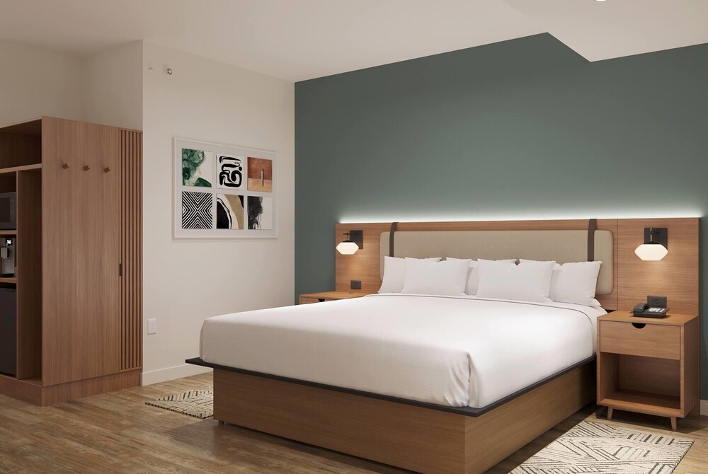 Suite, 1 King Bed, Non Smoking - Photo 1
