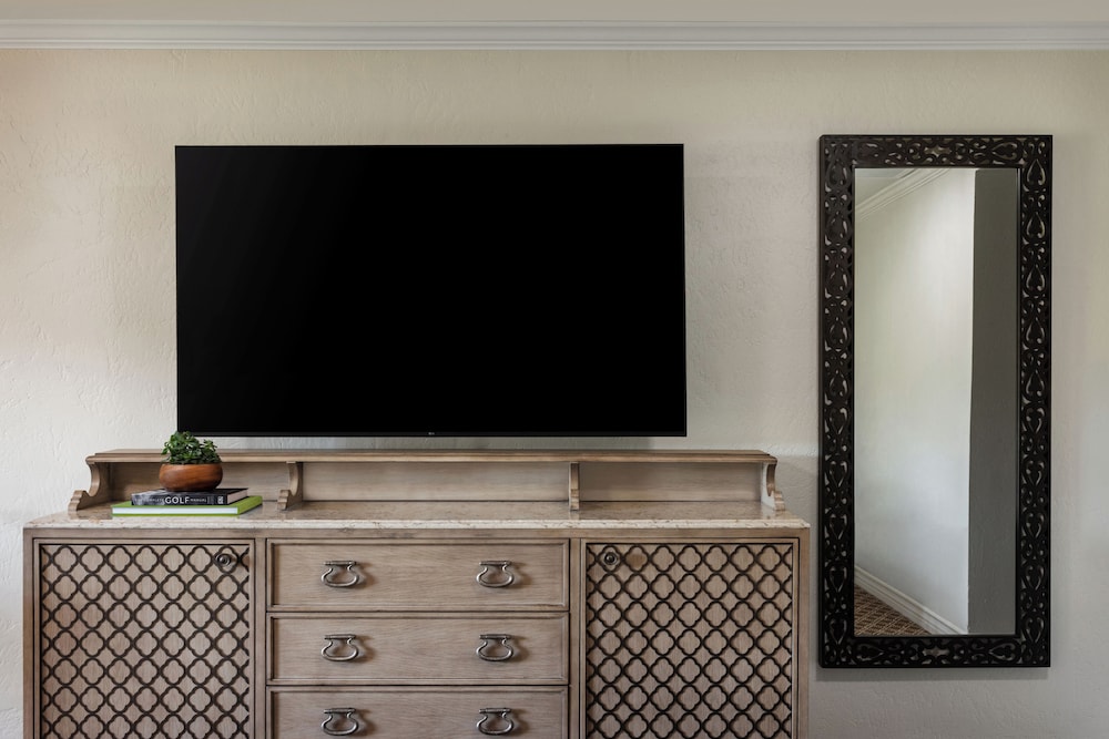 Studio Suite - Photo 2