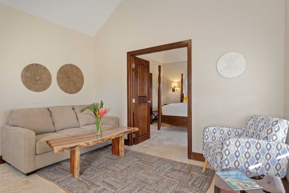 Lobster Luxury Bungalow, 1 Bedroom, Beach View photo 3