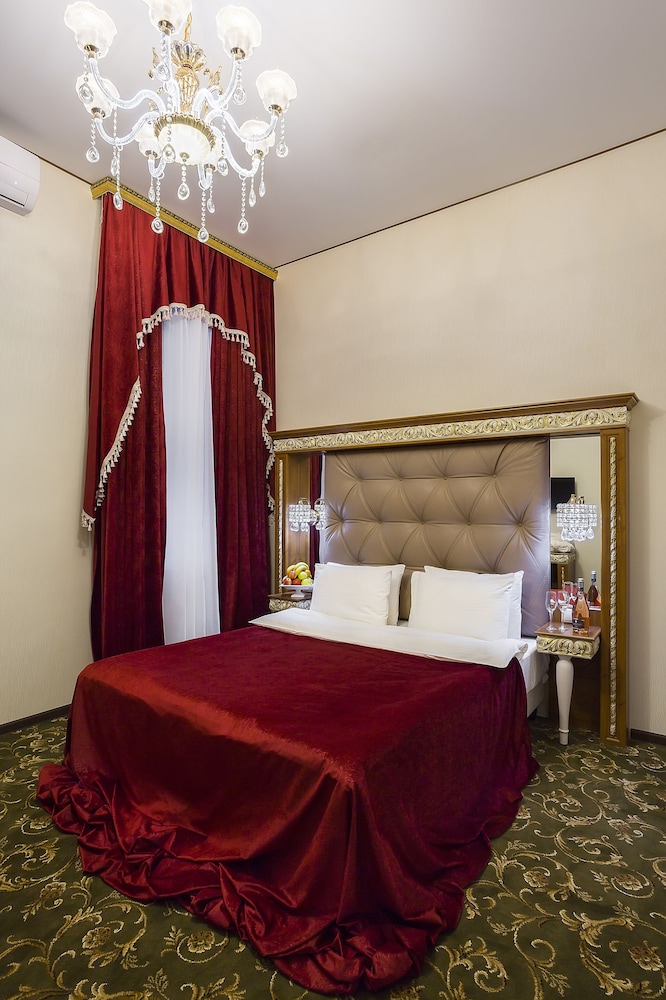 Deluxe Double Room, 1 Queen Bed, City View
