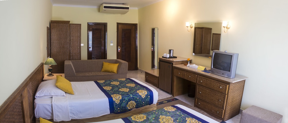 Double or Twin Room, Sea View photo 3