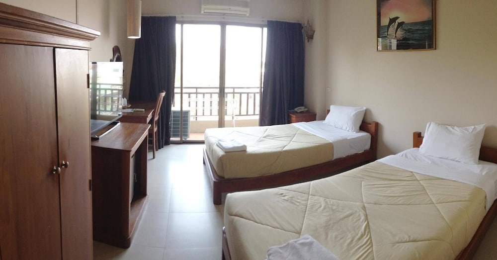 Standard Twin Room photo 2