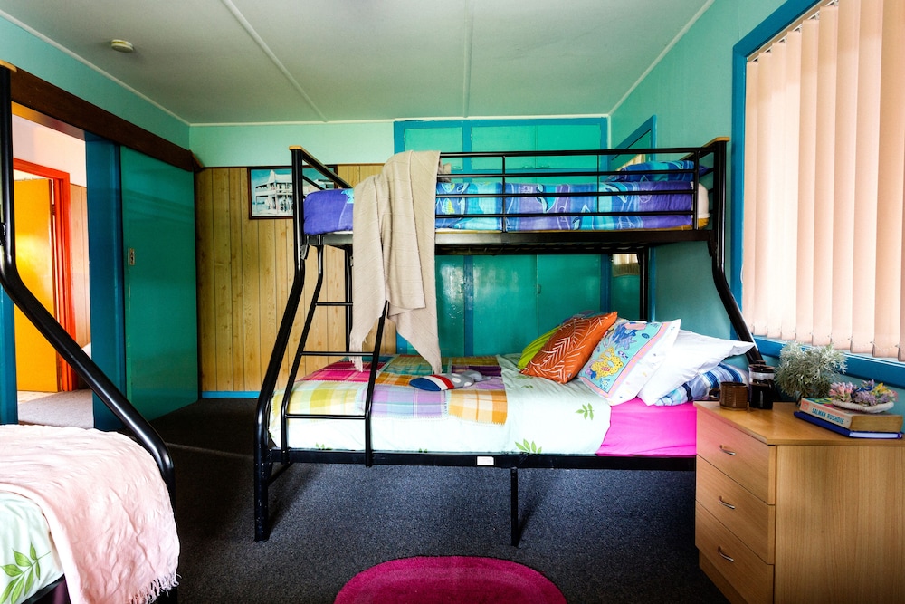 House, 2 Bedrooms, 2 Bathrooms photo 3