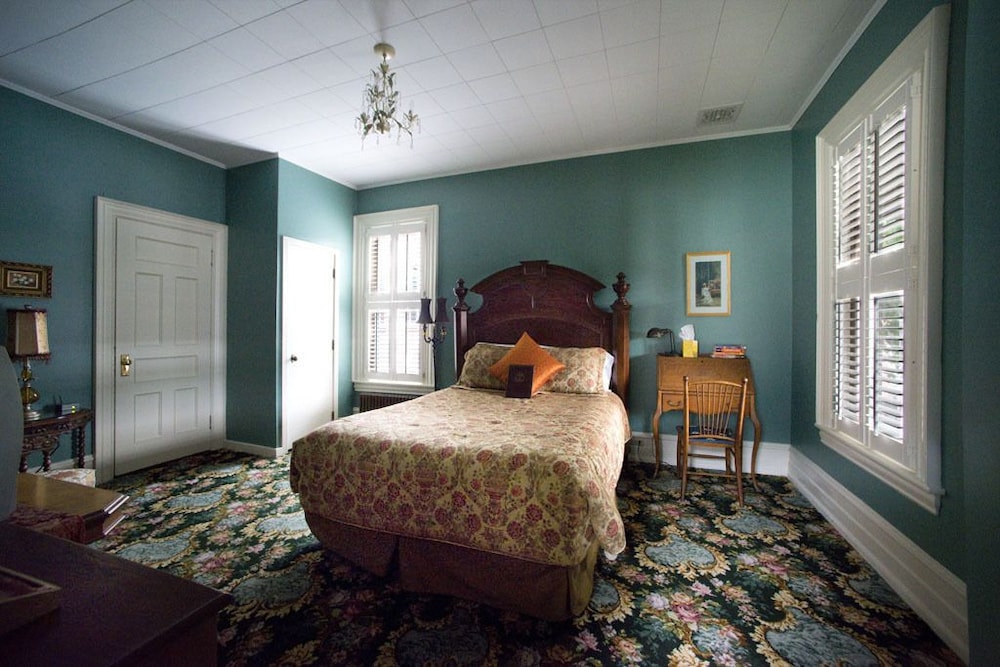 Room 5 - Balcony Room photo 1