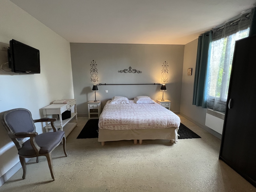 Traditional Apartment - Photo 8