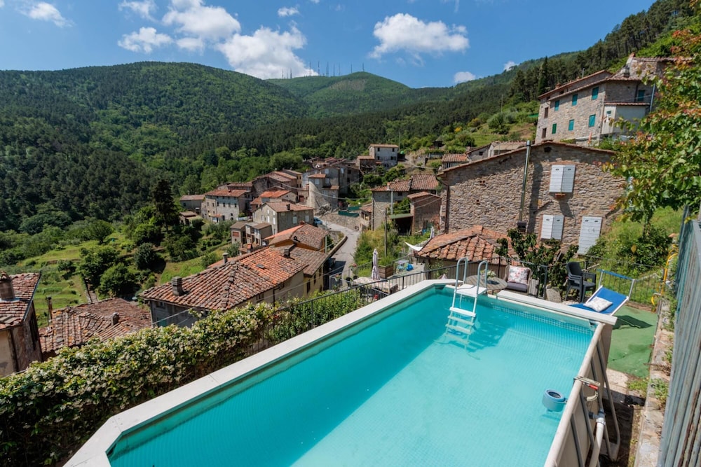 Villa photo 2
