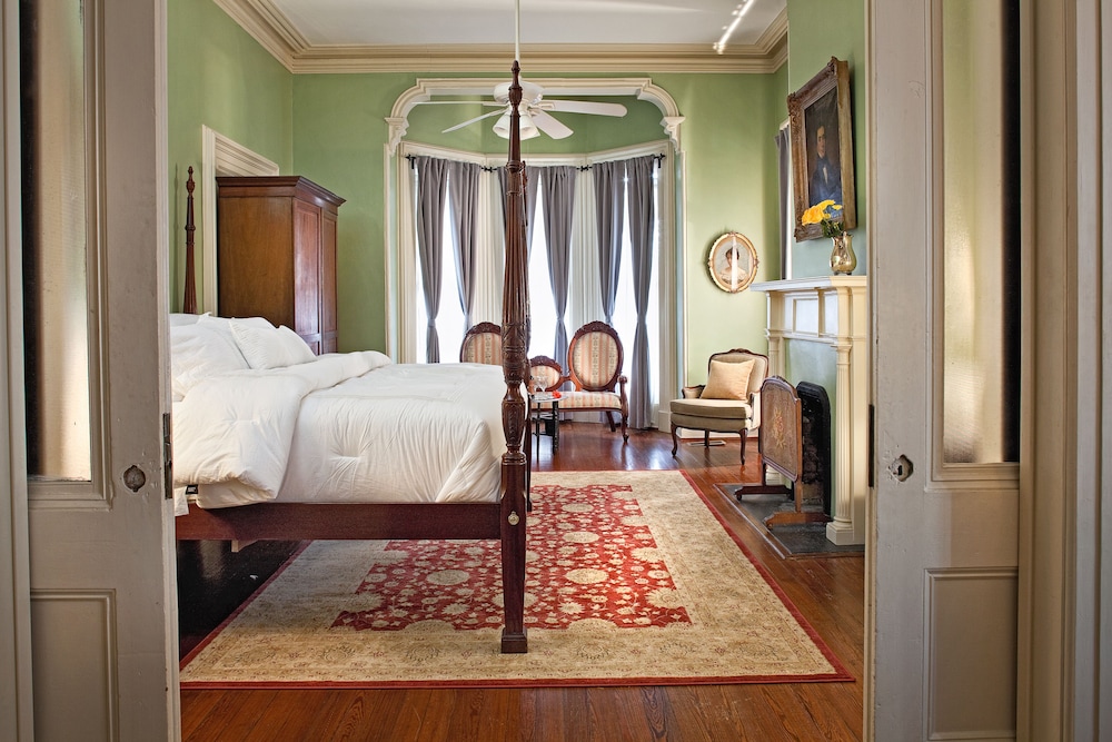 Superior Suite, Ensuite (Button Suite)