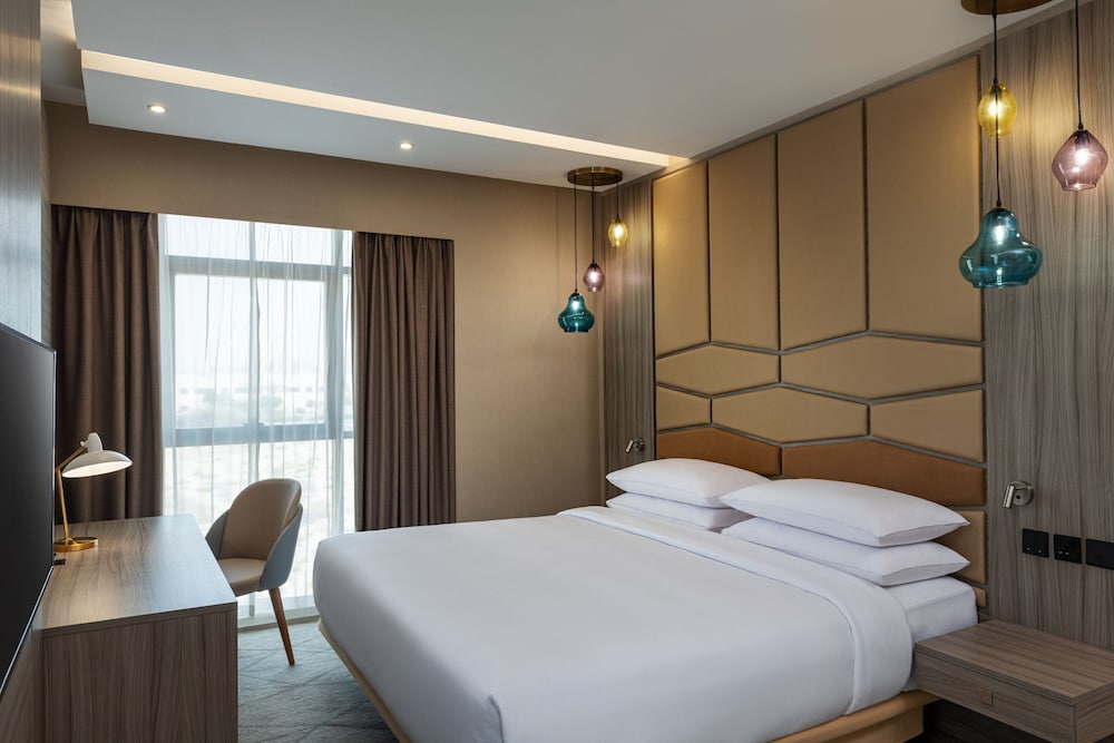 Suite Room, (20% Discount on F&B outlet, A bottle of selected Beverage) photo 2