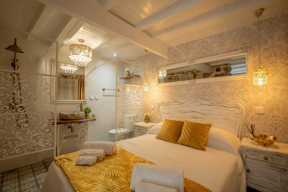 Luxury Studio