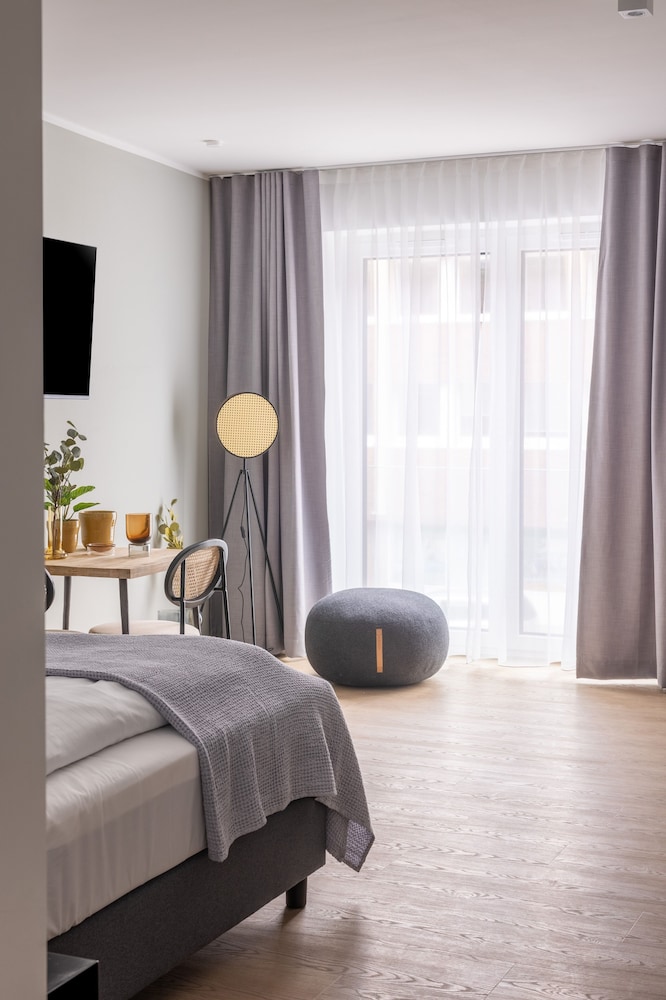 Suite M - Photo 3