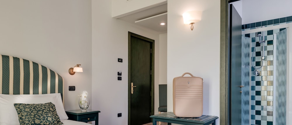 Superior Double or Twin Room photo 1