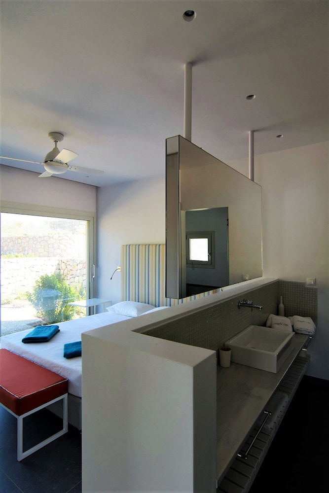Luxury Studio Suite, 2 Bedrooms